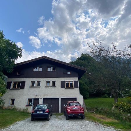 Logement Mansarde Dans Maison Avec Jardin En Bord De Piste, Vue Montagne Les Houches Exteriör bild