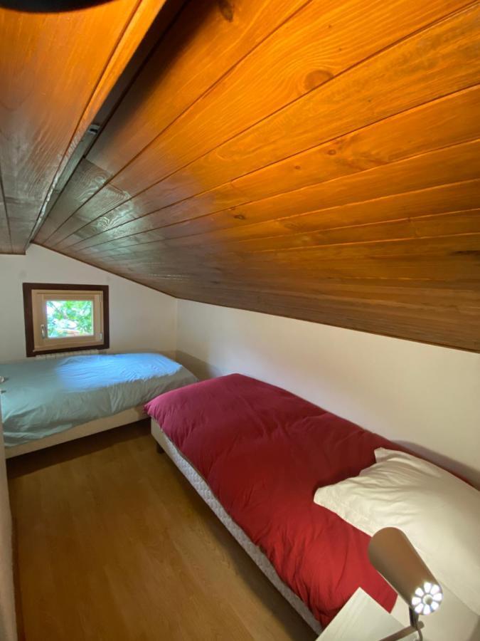 Logement Mansarde Dans Maison Avec Jardin En Bord De Piste, Vue Montagne Les Houches Exteriör bild