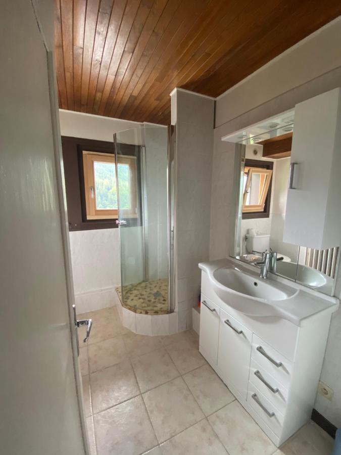 Logement Mansarde Dans Maison Avec Jardin En Bord De Piste, Vue Montagne Les Houches Exteriör bild