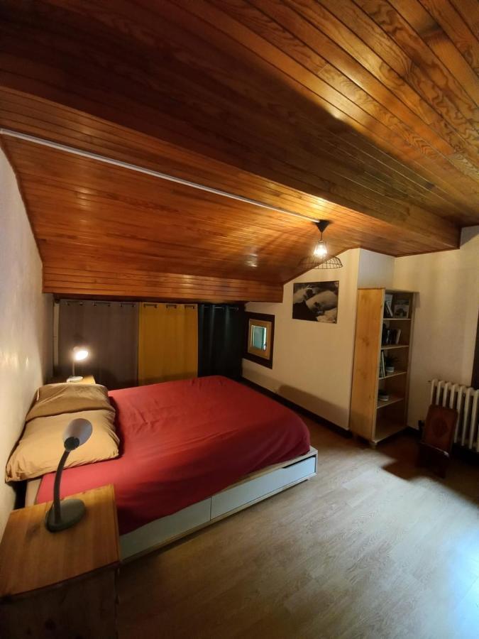 Logement Mansarde Dans Maison Avec Jardin En Bord De Piste, Vue Montagne Les Houches Exteriör bild